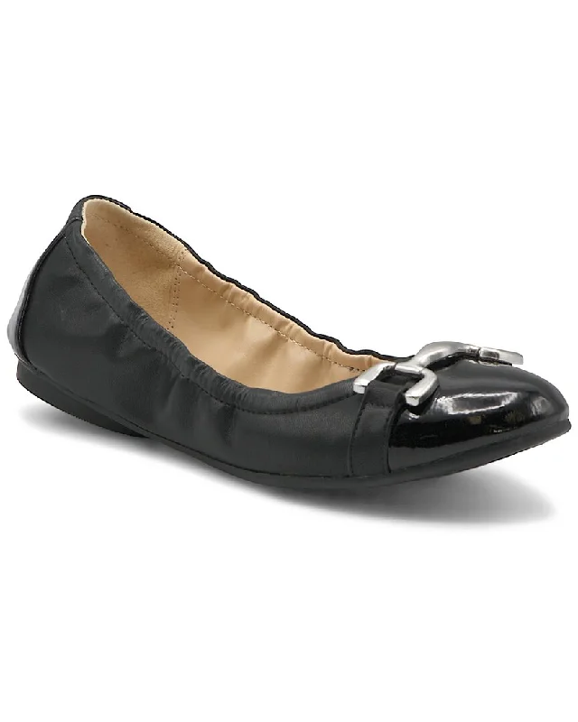 Adrienne Vittadini Cadeeno Flat