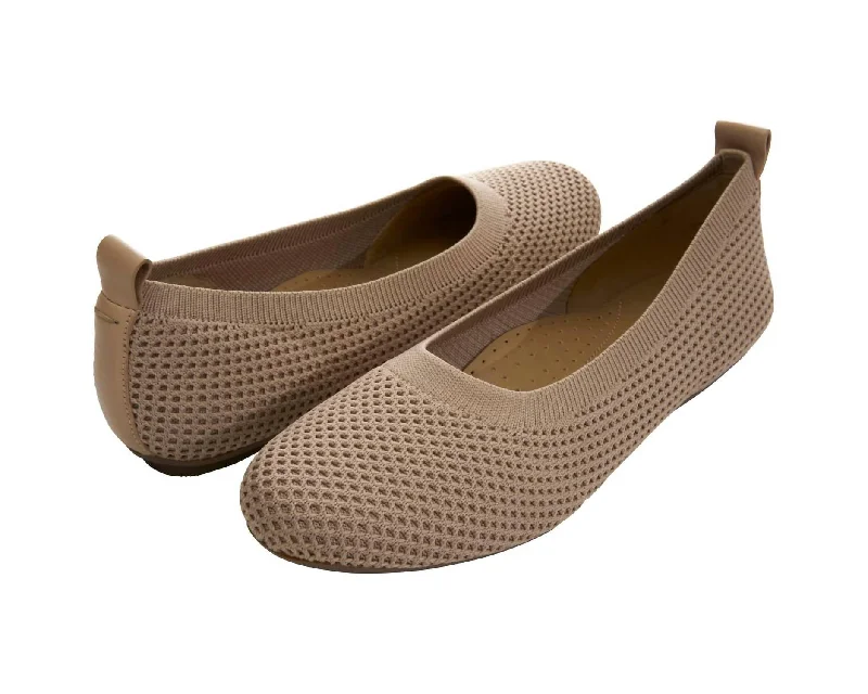 Women's Suvi Stretch Knit Flat In Ecru